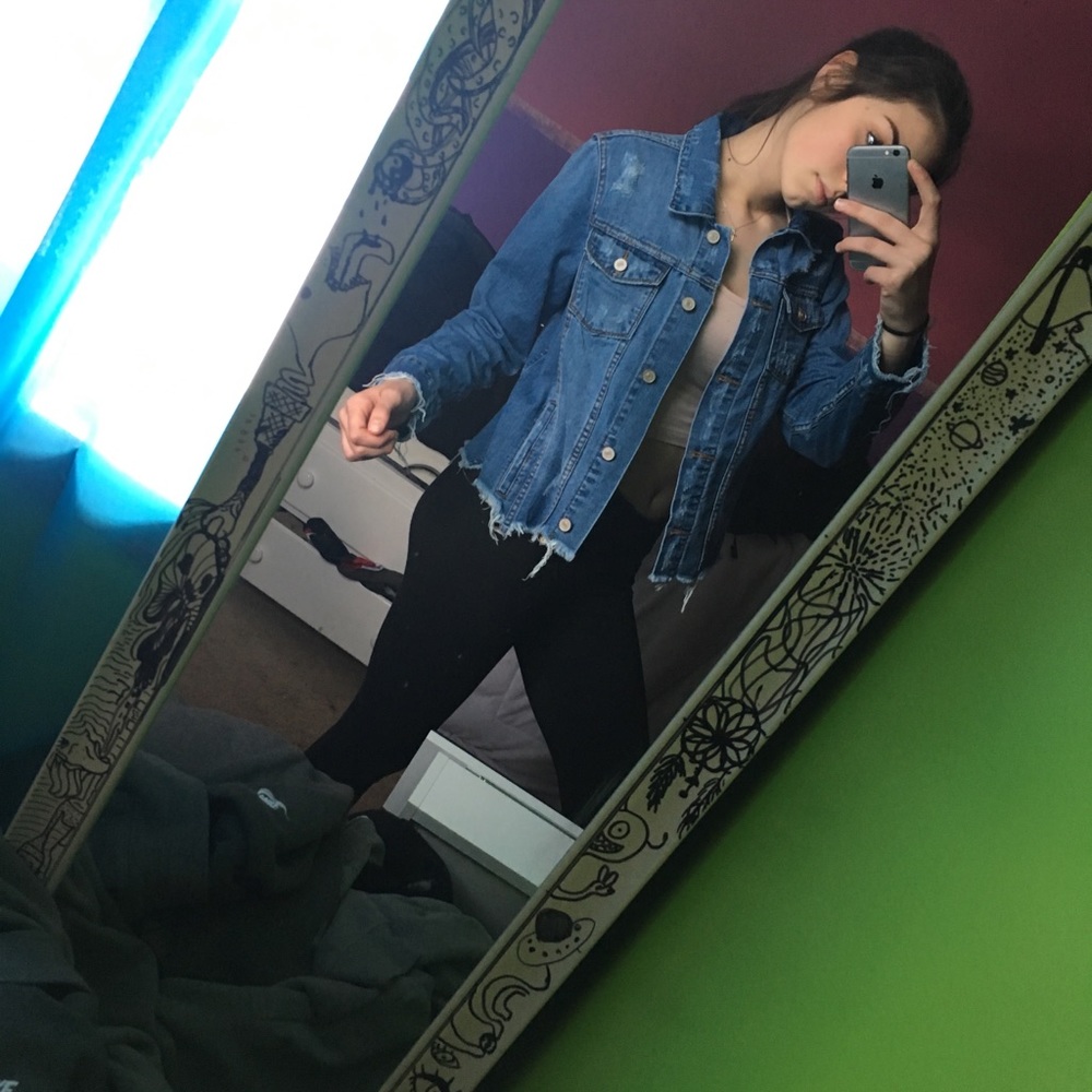 DISTRESSED DENIM JACKET